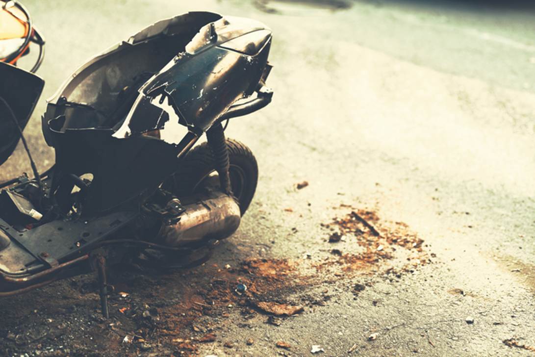 A motorcycle that has been smashed

AI-generated content may be incorrect.